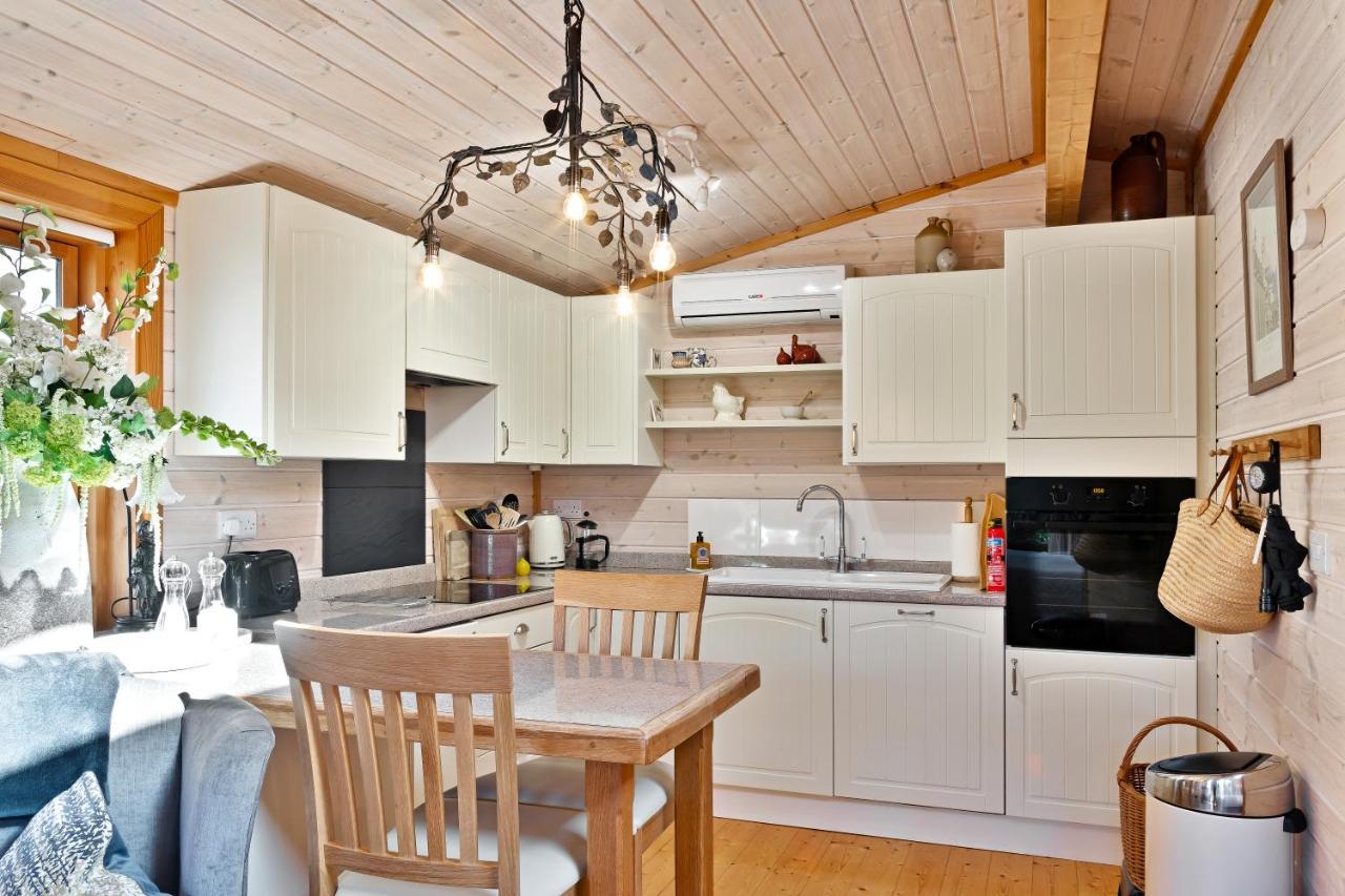 The Lodge - Luxury Lodge With Super King Size Bed, Kitchen & Shower Room Hurstpierpoint 外观 照片