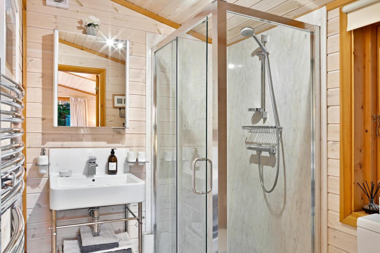 The Lodge - Luxury Lodge With Super King Size Bed, Kitchen & Shower Room Hurstpierpoint 外观 照片